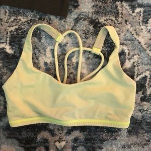 Lululemon free to be sports bra size 4